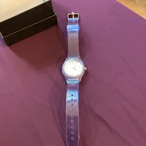 Elegant Purple Women's Watch NWOT - Picture 2 of 4